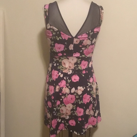 Floral and mesh cocktail dress - Picture 2 of 3
